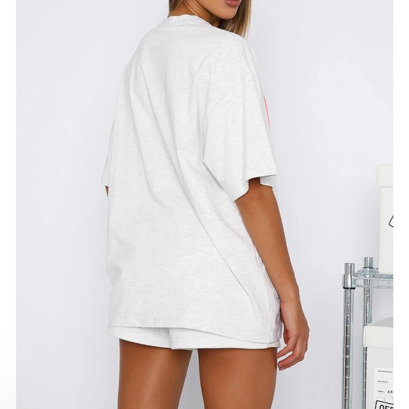 White Fox Boutique Oversized Tee & Short Set - Picture 4 of 4